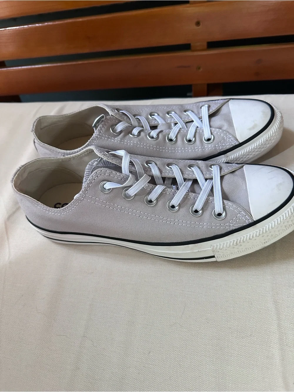 Converse few scuffs